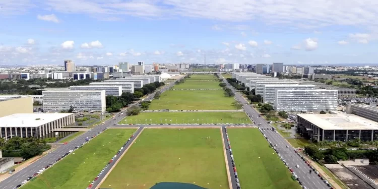 Governo Lula promete rota ligando Atlântico e Pacífico até 2026 em plano de integração regional