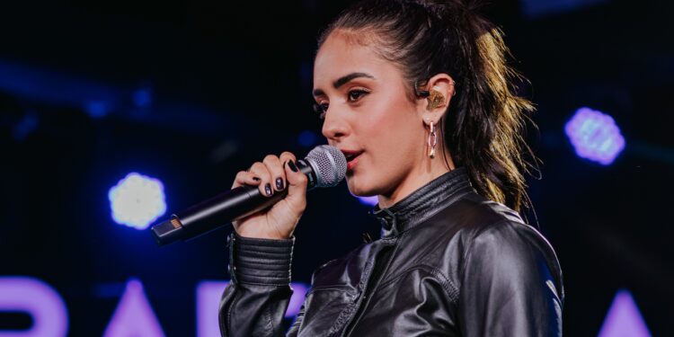 Rafaela Neves, revelação da música brasileira, lança primeiro single “Tô Nem Aí” que foi rit da cantora Luka em 2003