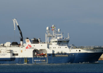 Navio de busca e resgate de Médicos Sem Fronteiras é detido na Itália após ameaças da guarda costeira da Líbia