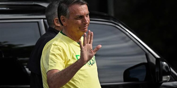 Bolsonaro e outras 13 pessoas ficaram em silêncio em oitivas da PF. Veja a lista de quem permaneceu calado