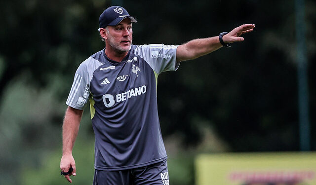 “Clássico não pode falhar, tem que ganhar”, diz novo técnico do Atlético