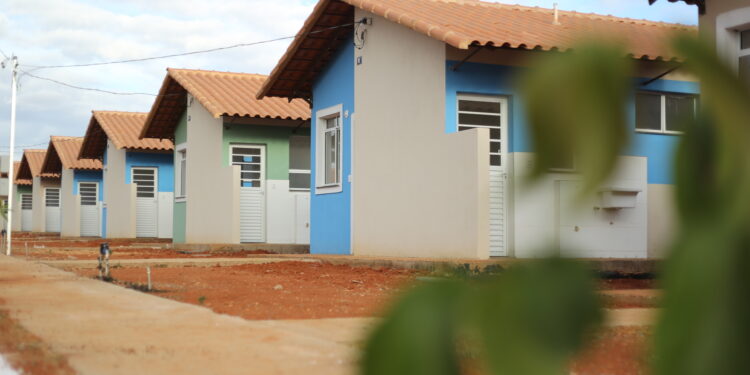 Minas Faz repasse milionário para construção de 216 casas populares em Brumadinho