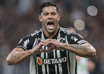 Zagueiro da Seleção coloca atacante do Atlético entre os mais difíceis de marcar no Brasil