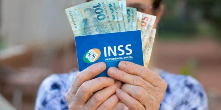 INSS adianta pagamento de 13º; veja calendário de pagamento em 2024