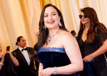 Lily Gladstone fala sobre reconhecimento histórico no Oscar