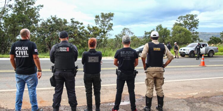 Operação Mar de Minas faz cerco aéreo, terrestre e marítimo na região de Capitólio neste feriado