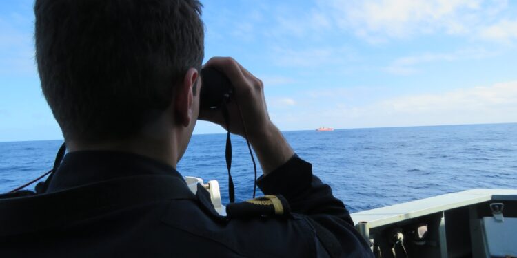 De olho; Marinha Portuguesa acompanhou navio de investigação científica da Federação Russa