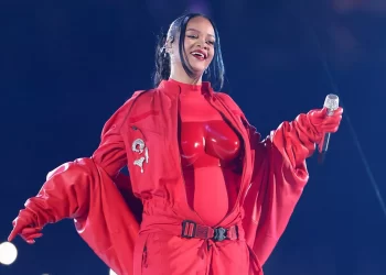 Cachê milionário de Rihanna em evento na Índia é revelado; assista aos vídeos