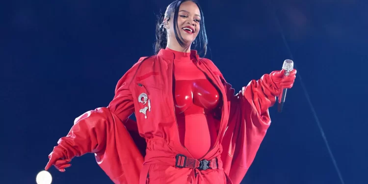 Cachê milionário de Rihanna em evento na Índia é revelado; assista aos vídeos