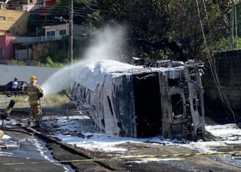 Caminhão-tanque que pegou fogo em BH tinha mais de 20 mil litros de combustível
