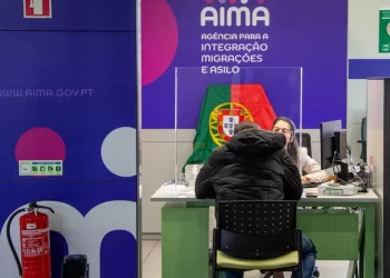 Urgente; AIMA da rasteira e não cumpre o prometido com imigrantes que ficam a “ver navios” em Portugal