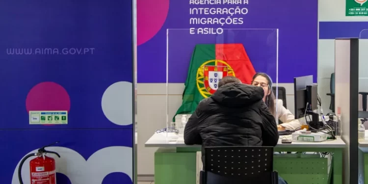 Urgente; AIMA da rasteira e não cumpre o prometido com imigrantes que ficam a “ver navios” em Portugal