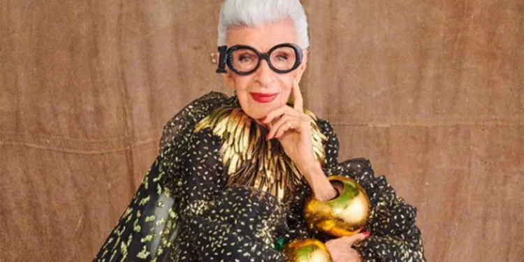 Ícone de estilo, Iris Barrel Apfel morre aos 102 anos