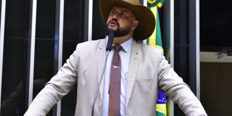 STF decide não julgar ação de violência doméstica contra deputado Zé Trovão