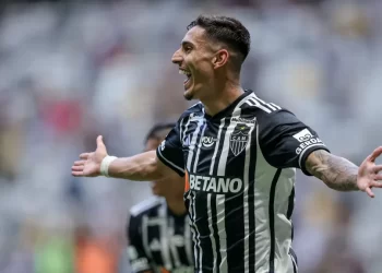 Com brilho da base, Atlético goleia Ipatinga e vai à semifinal do Mineiro