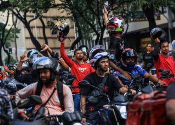 ‘Sindicato não’: motoristas de aplicativo protestam contra regulamentação em BH