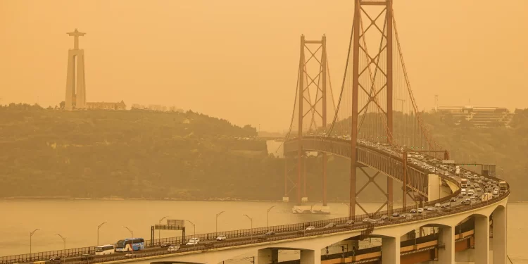 Nuvem de areia do deserto do Saara se espalha pela Europa