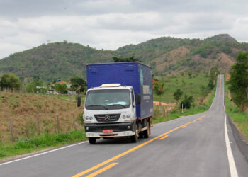 Veículos de grande porte terão tráfego restrito nas rodovias estaduais durante feriado de Semana Santa