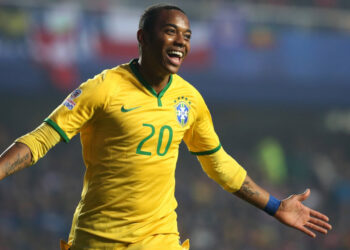 Condenado, Robinho se defende de acusações e afirma: “Foi uma relação consensual”