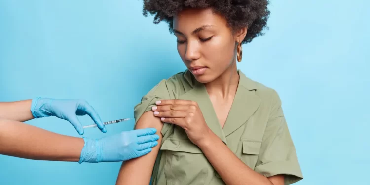 Vacina da gripe 2024: imunização começa nesta segunda em todo o Brasil; veja quem pode tomar