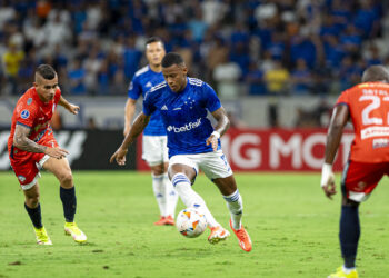 Com direito a falha de Rafael Cabral, Cruzeiro toma empate após abrir 3×0 na Sul-Americana