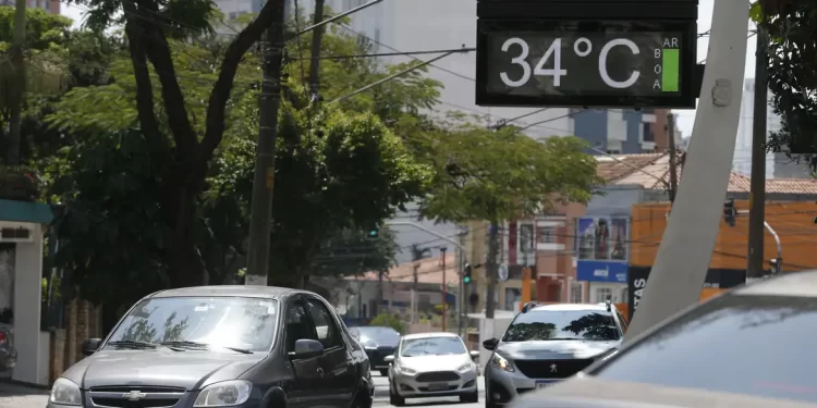 Massa de ar quente e seco atinge parte do Brasil até sábado