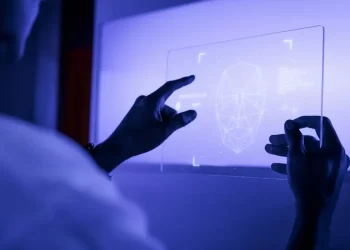 Uso de ChatGPT no ensino exige cuidado, alerta especialista