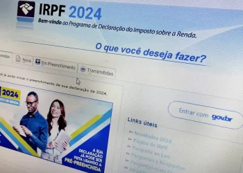 Mais de 40% dos contribuintes entregaram declaração do IR