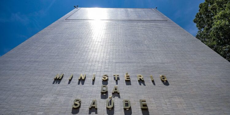 Saúde quer vacinar 130 mil indígenas até 12 de maio