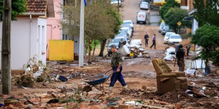 Rio Grande do Sul: Ministério Público de MG vai enviar R$ 1 milhão para suporte a vítimas da chuva