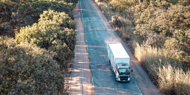 Minas inicia  recuperação da rodovia MGC-496, entre Corinto e Pirapora