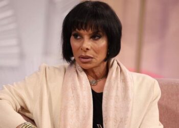 José Castelo Branco (homem que se veste de mulher)  revela que teve um caso com jogador do Benfica e da Seleção Nacional