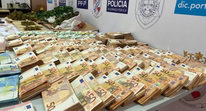 Meio milhão de Euros em dinheiro vivo, carros de luxo e  drogas: PSP caça tesouro criminoso na Maia