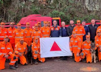 Bombeiros de Minas Gerais realizam mais de 1 mil salvamentos no Rio Grande do Sul