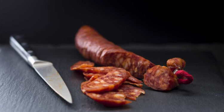 Apreendidos 240kg de enchidos fumados em condições artesanais em Sintra