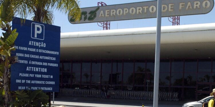 Estrangeiro violento procurado em Itália detido no Aeroporto de Faro