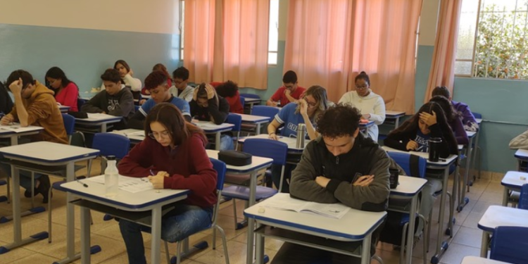 Educação divulga resultado de simulado do Enem inédito na rede estadual