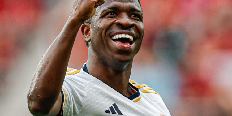 Vinícius Júnior marca e o Real Madrid é campeão da Champions League pela 15ª vez