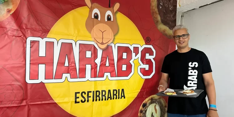 Brasileiro empreendedor. Conheça a rede de esfihas que conquistou Portugal