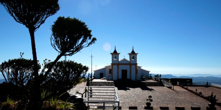 Turismo da fé em Minas Gerais gera movimentação econômica de R$ 5 bilhões por ano