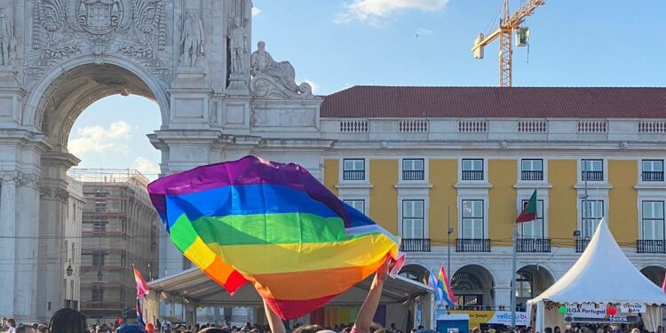 Arraial Lisboa Pride, evento LGBT + espera receber mais de 100 mil pessoas neste sábado 22/06na Praça do Comércio