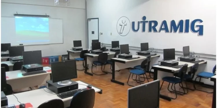 Fundação de Educação para o Trabalho de Minas tem mais de 200 vagas para cursos técnicos gratuitos