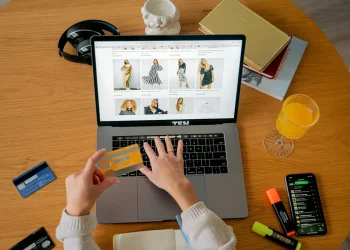 veja a linha do tempo da discussão sobre imposto para compras internacionais