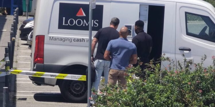 30 mil euros são levados por bandidos em assalto a carrinha de valores em Torres Vedras