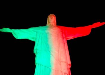 Cristo Redentor no Rio de Janeiro celebrou o Dia de Portugal com iluminação especial