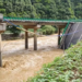 Queda de ponte durante chuva mata 11 pessoas e deixa outras 30 desaparecidas, na China
