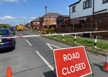 Duas crianças mortas e várias em estado crítico após ataque com faca em Inglaterra