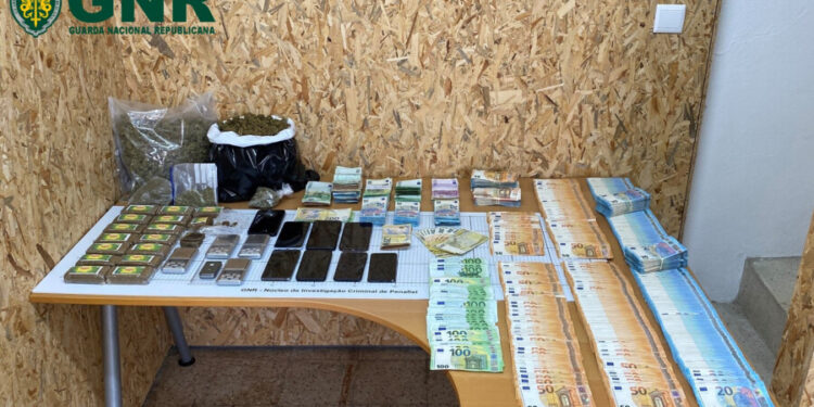 Traficante sem trabalhar há dez anos tinha 88 mil euros guardados em casa em Penafiel