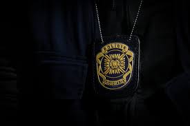 Emigrante português na Suíça pede amigos pra jogar gasolina no corpo de ex-namorada