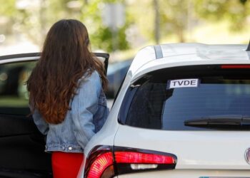 Mulher diz ter sido violada por três homens num TVDE e faz queixa na PSP da Amadora